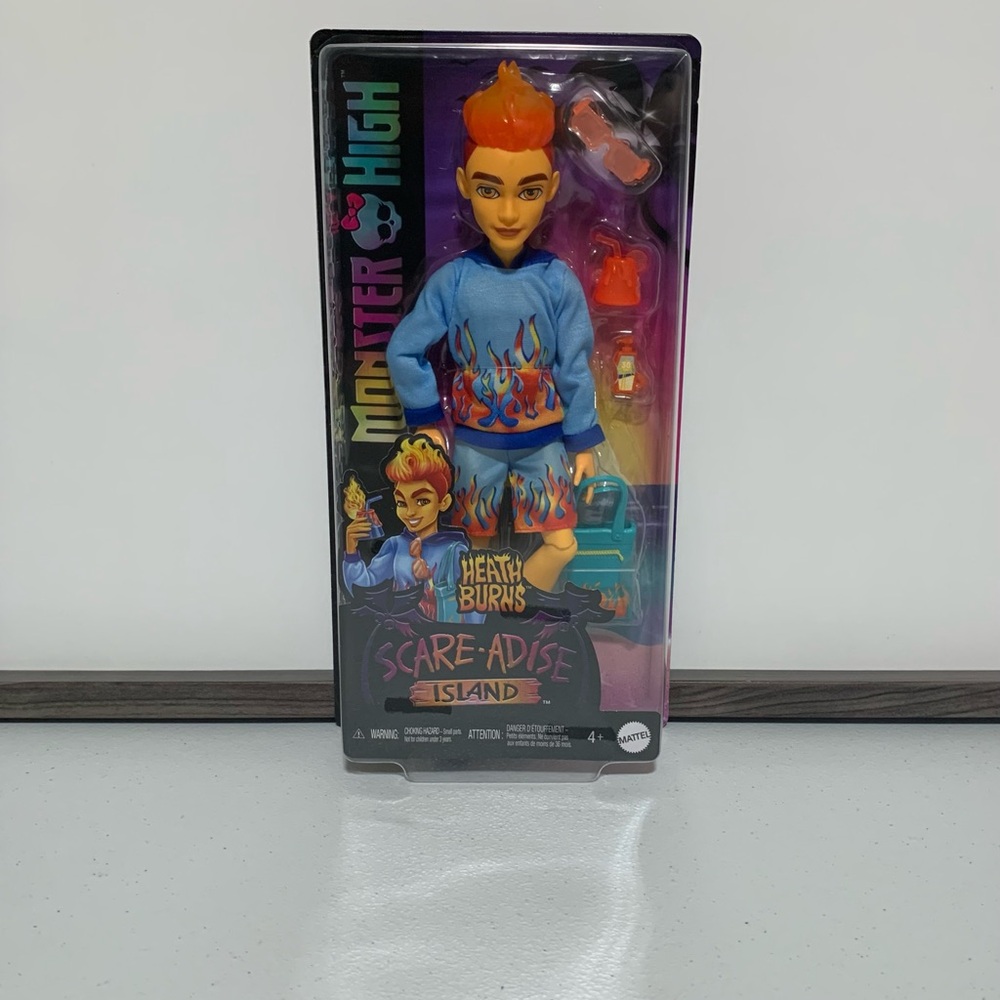 Monster High®: Scare-adise Island Heath Burns™ Fashion Doll with Accessories-New